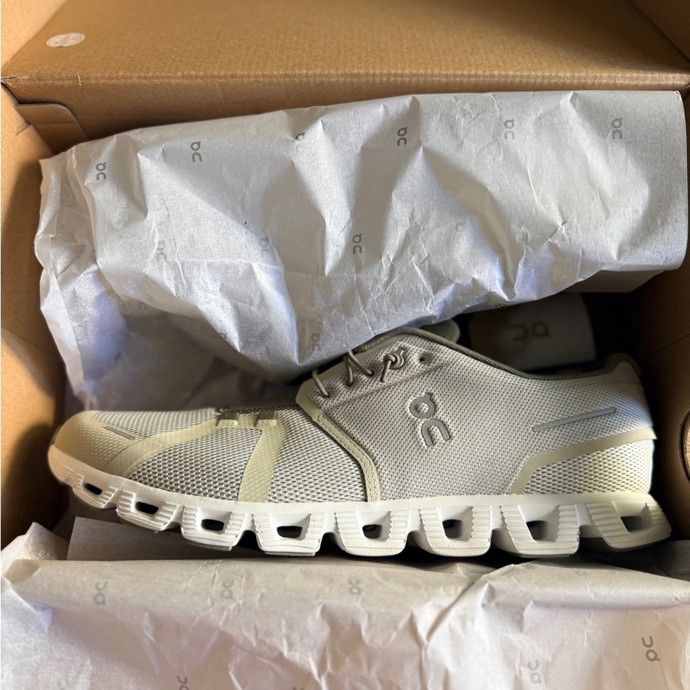 On Running Men's Cloud 5 Running Shoes in Chalk Grove Size 12.5